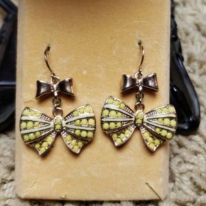 💥 3/$10💥 Dainty Bow Earrings